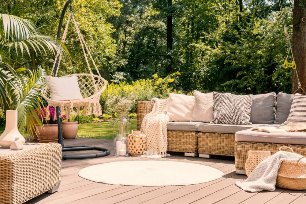 Terrasse pierre et bois à Landujan